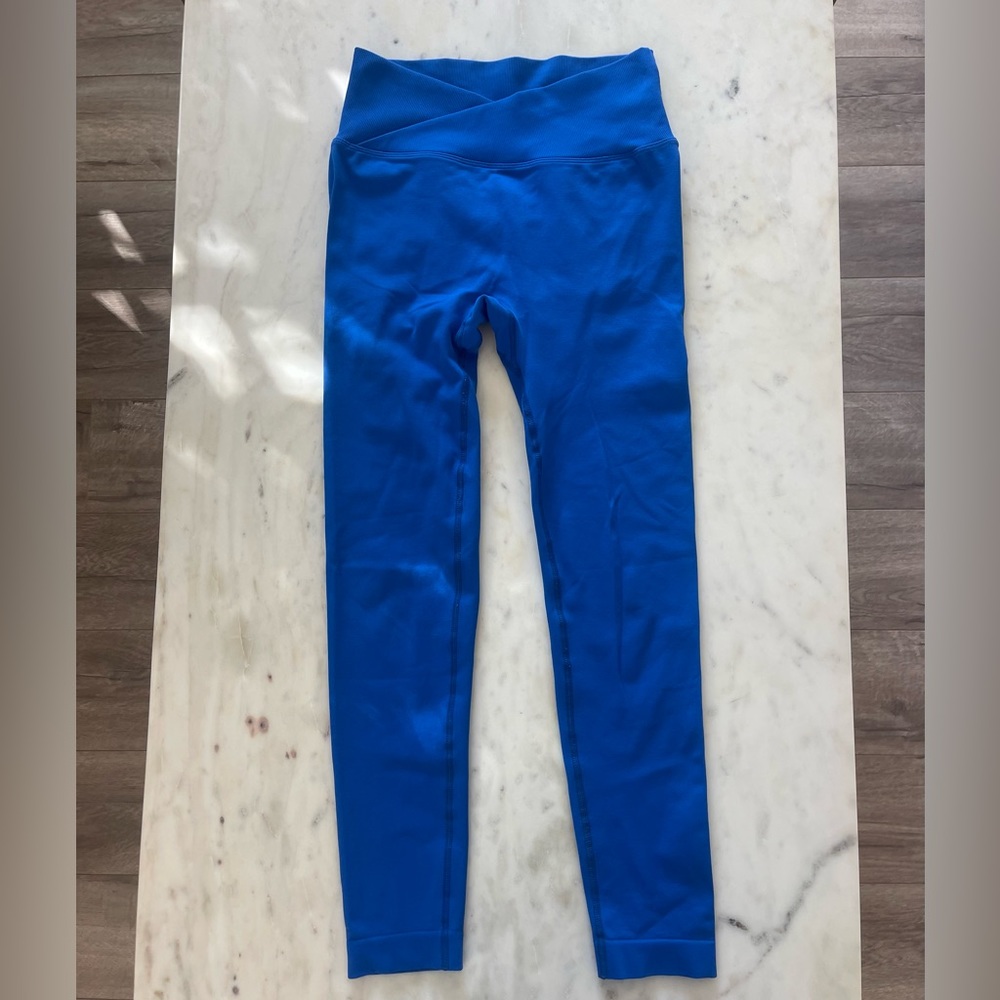 Blue workout leggings, perfect condition, Small, cross waist, scrunch butt